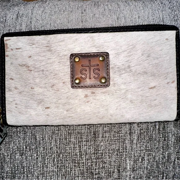 STS Ranchwear Cowhide Leather Wallet - Picture 2 of 11